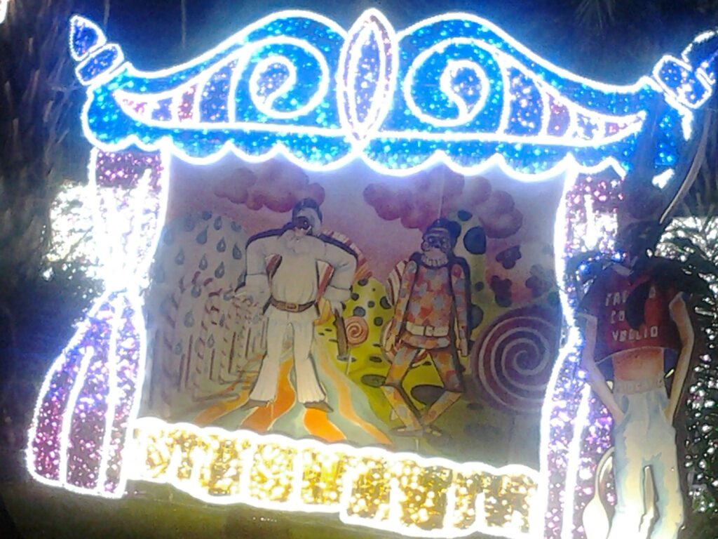 La raffigurazione di un Teatrino fatto con le luminarie